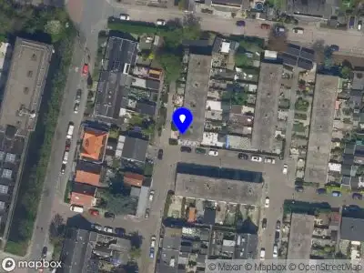 Ambulance met gepaste spoed naar de Karbouwstraat in Rotterdam