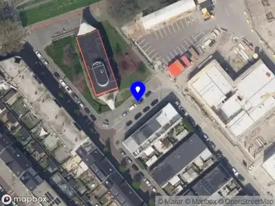 Ambulance met grote spoed naar de Beyersstraat in Rotterdam