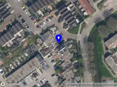 Ambulance met grote spoed naar de Waaierdans in Capelle aan den IJssel