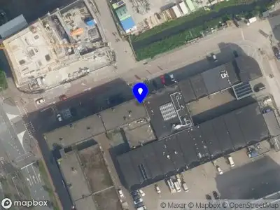 Ambulance met grote spoed naar de Industriestraat in Delft