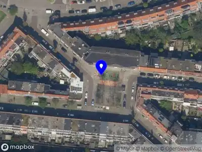 Ambulance met grote spoed naar de Lange Singelstraat in Schiedam