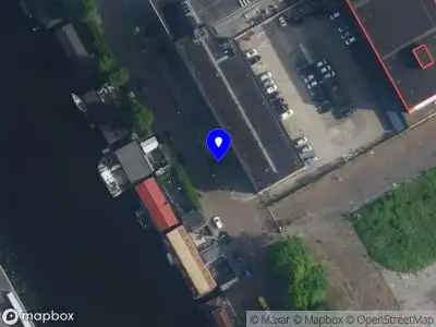 Brandweer met gepaste spoed naar de Willem Fenengastraat in Amsterdam-Duivendrecht