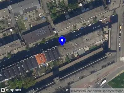 Ambulance met grote spoed naar de De Vliegerstraat in Rotterdam