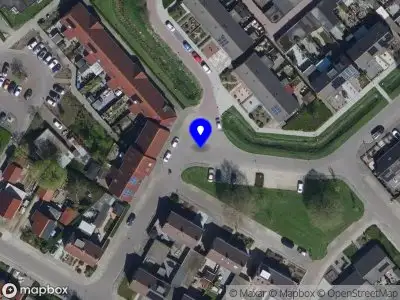 Politie met grote spoed naar de Eksterstraat in Fijnaart vanwege letsel