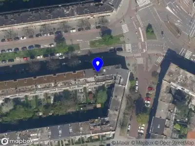 Ambulance met grote spoed naar de Stadhoudersweg in Rotterdam