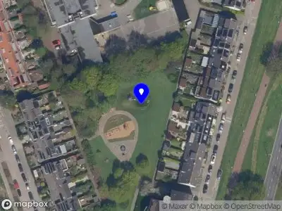 Ambulance met gepaste spoed naar de Wessel Gansfortweg in Rotterdam