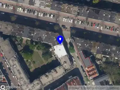 Ambulance met grote spoed naar de Schoonderloostraat in Rotterdam