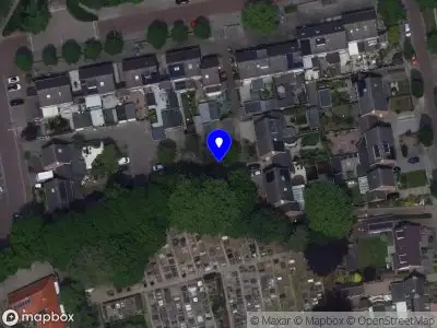 Politie met grote spoed naar de Dorpsstraat in Halsteren vanwege letsel