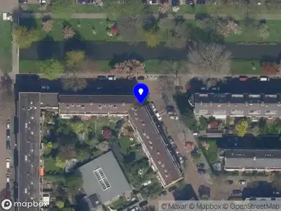 Ambulance met grote spoed naar de Lumeystraat in Rotterdam