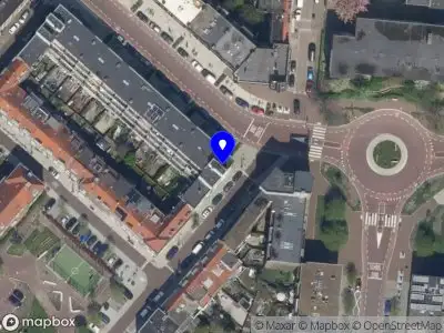 Ambulance met grote spoed naar de Prof. Kamerlingh Onneslaan in Schiedam