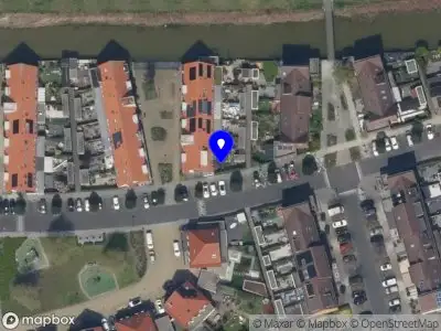 Ambulance met grote spoed naar de Grateastraat in Capelle aan den IJssel