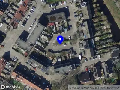 Ambulance met grote spoed naar de Larix in Hellevoetsluis