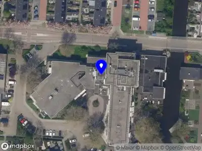 Ambulance met grote spoed naar de Nicolaas Beetsstraat in Lekkerkerk