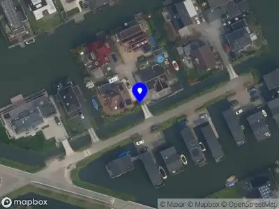 Traumahelikopter met grote spoed naar de Aper Bouwmankade in Rotterdam