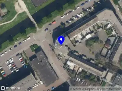 Ambulance met grote spoed naar de Vendelhof in Schiedam
