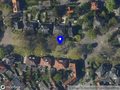 Brandweer met grote spoed naar de Bilderdijklaan in Zeist vanwege afhijsen patient