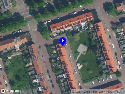 Ambulance met grote spoed naar de Colnot en Poonshof in Amsterdam