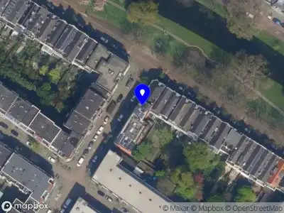 Ambulance met grote spoed naar de Herlaerstraat in Rotterdam