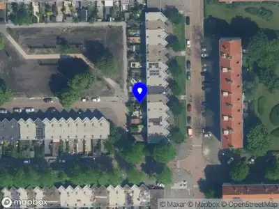 Ambulance met gepaste spoed naar de Ward Bingleystraat in Amsterdam