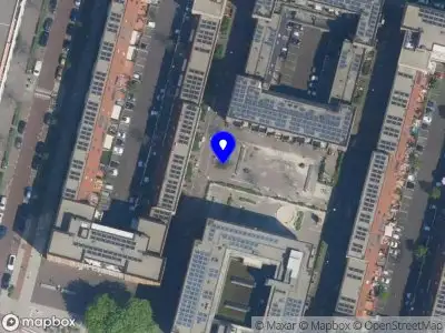 Ambulance met grote spoed naar de Meimorgenstraat in Amsterdam