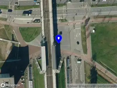 Politie naar de Metamorfosenallee in Arnhem vanwege aanrijding met letsel