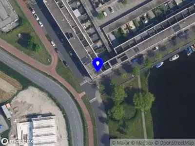 Brandweer met grote spoed naar de Ploeganker in Almere vanwege reanimatie