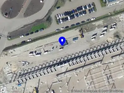 Ambulance met grote spoed naar de Boyneweg in Botlek Rotterdam