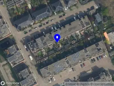 Ambulance met grote spoed naar de Van Barenstraat in Delft