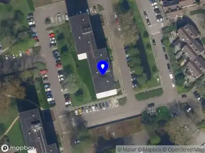 Ambulance met grote spoed naar de Akkerwinde in Capelle aan den IJssel