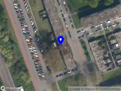 Ambulance met grote spoed naar de Loderstraat in Rotterdam