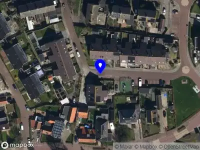 Brandweer naar de Tzummarumerweg in Dongjum vanwege voertuigen te water