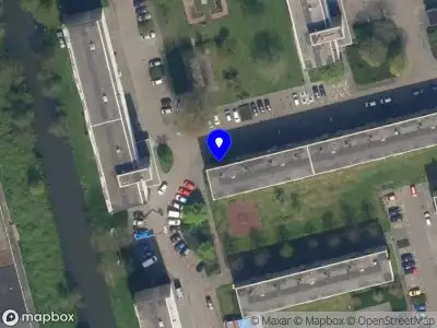 Ambulance met grote spoed naar de Dotterlei in Capelle aan den IJssel