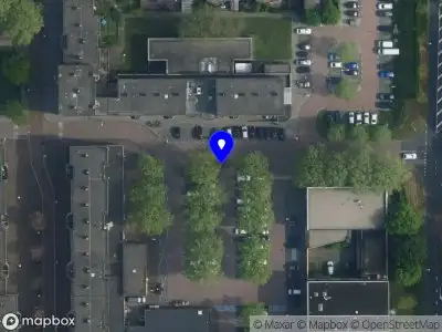 Ambulance met grote spoed naar de Wisseloordplein in Amsterdam