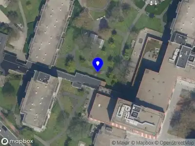Ambulance met grote spoed naar de De Vloot in Maassluis