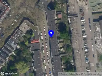 Ambulance met grote spoed naar de Jan van Avennesstraat in Rotterdam