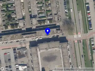 Ambulance met grote spoed naar de Frans Rietveldpad in Schiedam
