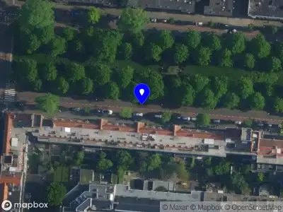 Ambulance met grote spoed naar de Deurloostraat in Amsterdam