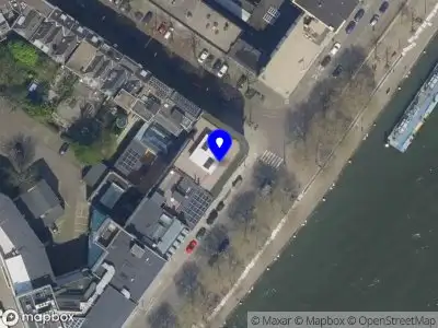 112 melding Ambulance met grote spoed naar de Willemskade in Rotterdam