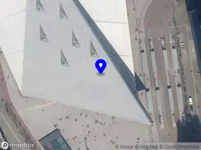 Ambulance met grote spoed naar de Stationsplein in Rotterdam