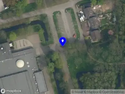 Ambulance met grote spoed naar de Kerkpolderweg in Delft