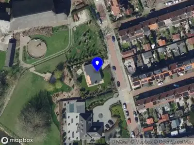 Ambulance met gepaste spoed naar de Waalstraat in Rhoon