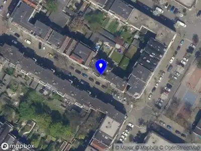 Ambulance met grote spoed naar de Rembrandtstraat in Rotterdam