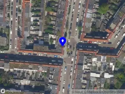 Ambulance met grote spoed naar de Sweelinckstraat in Vlaardingen