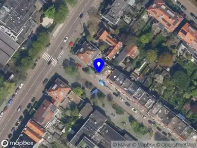 Ambulance met grote spoed naar de Prinses Margrietlaan in Rotterdam