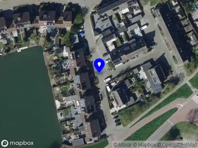 Ambulance met gepaste spoed naar de Den Hartogerf in Oud-Beijerland