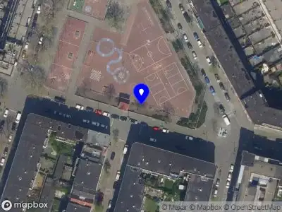 Ambulance met grote spoed naar de Rösener Manzstraat in Rotterdam