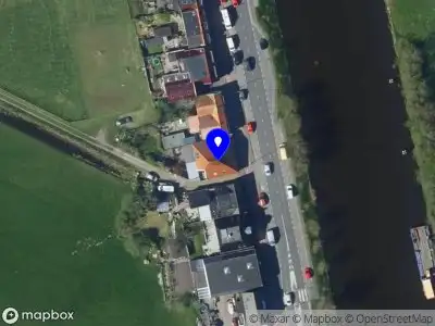 Ambulance naar de Rijksweg in Burgerbrug