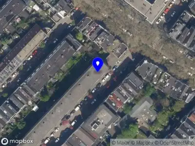 Ambulance met gepaste spoed naar de Willebrordusstraat in Rotterdam