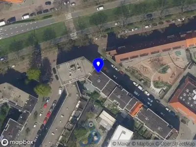 Ambulance met grote spoed naar de Blazoenstraat in Rotterdam