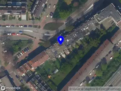 Ambulance met grote spoed naar de Schiedamseweg in Vlaardingen